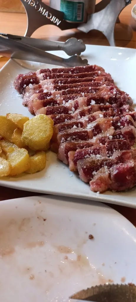 Javier Perez Bravo_BAR LA SIERRA._Fuente de Pedro Naharro_review