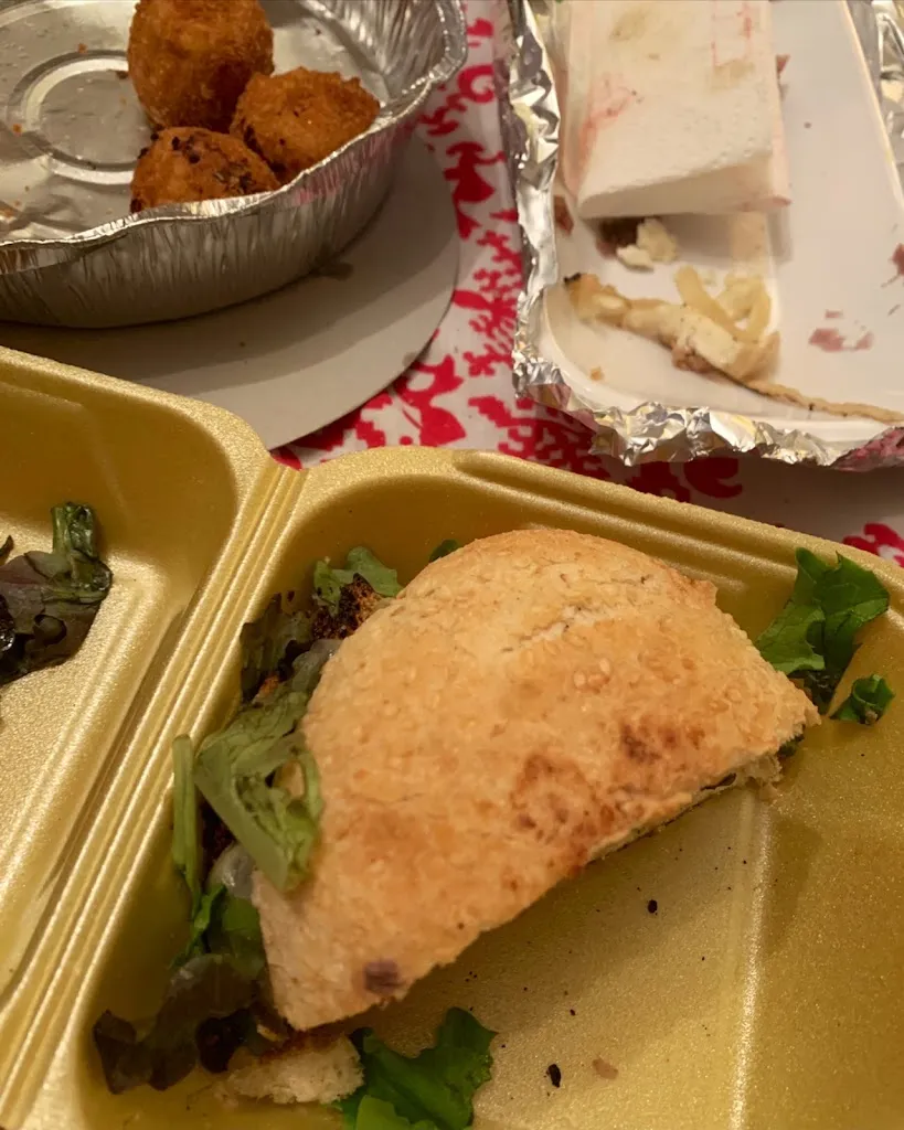 Bar "Aquí Me Quedo" restaurant in Fuente de Pedro Naharro