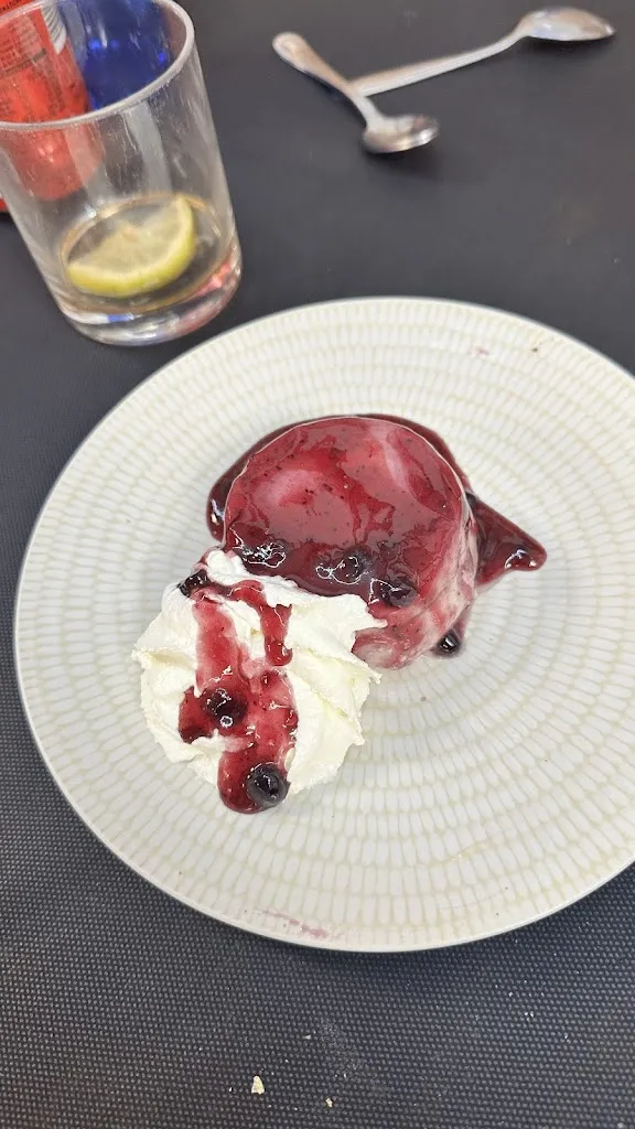 María Guerreiro Hernández_BAR-RESTAURANTE La Tasca Garrido._Henarejos_recensione