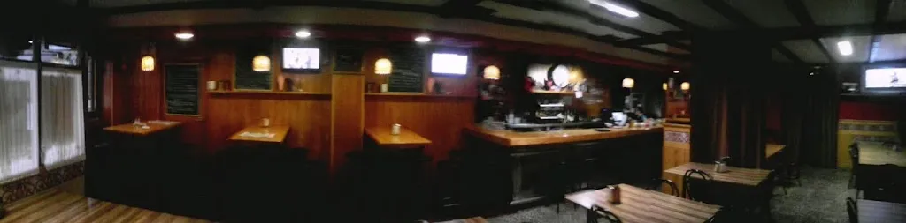 BAR-RESTAURANTE La Tasca Garrido. restaurant in Henarejos