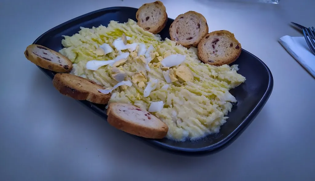 Pere Ustrell_Bar Boni_Henarejos_review