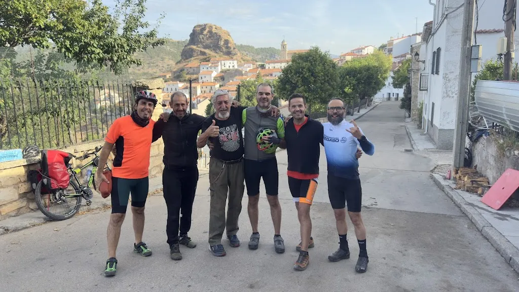 Isaias Glez_Bar Rocha Fría_Huélamo_review