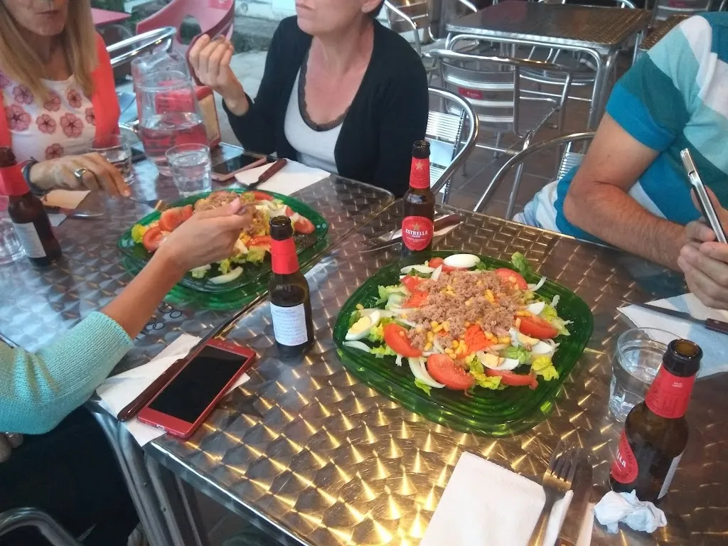 JUAN CARLOS DE MINGO LÓPEZ_Bar Rocha Fría_Huélamo_review