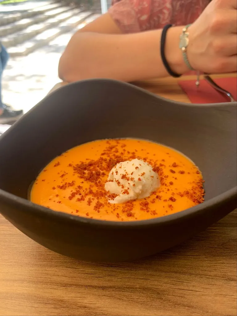 Lavender Looi_Ochenta Grados Pozuelo_Pozuelo_review