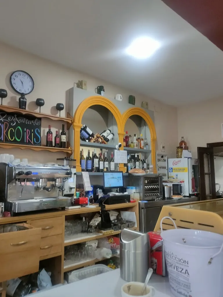 Paloma Bautista Martin_Bar Arco Iris_Huete_review