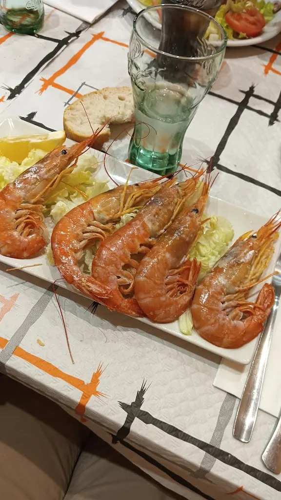 Marina Almeida. M_Bar Arco Iris_Huete_review