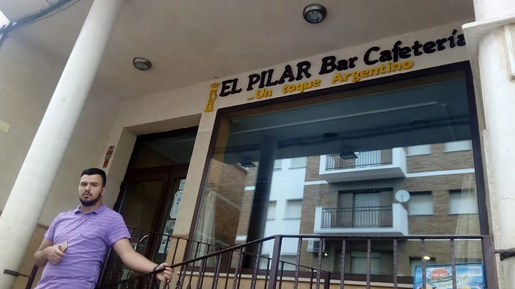 El Pilar Bar Cafeteria restaurant in Horcajo de Santiago