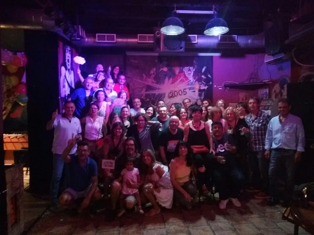 Nacho G. G._Pub Viejo_Ledaña_recensione