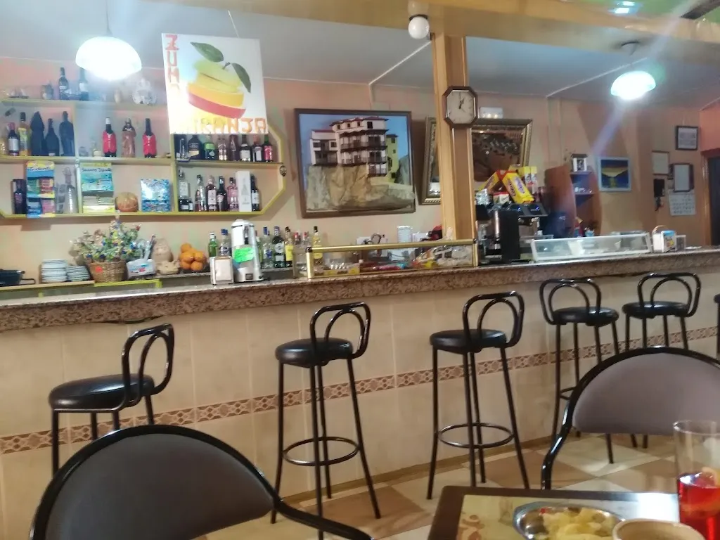 PASTELERÍA HELADERÍA BAR Molta Vita. restaurant in Landete