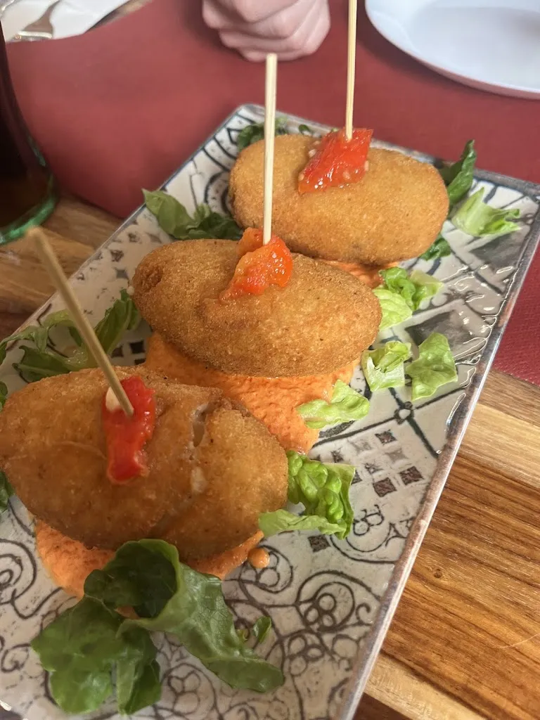 Cristina Martínez Jiménez_Finca La Bodega_Mesas Las_review