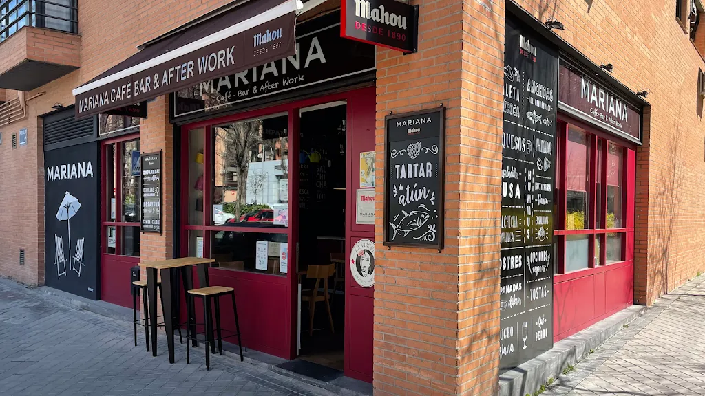 Mariana Café Bar & After Work restaurant in Mariana