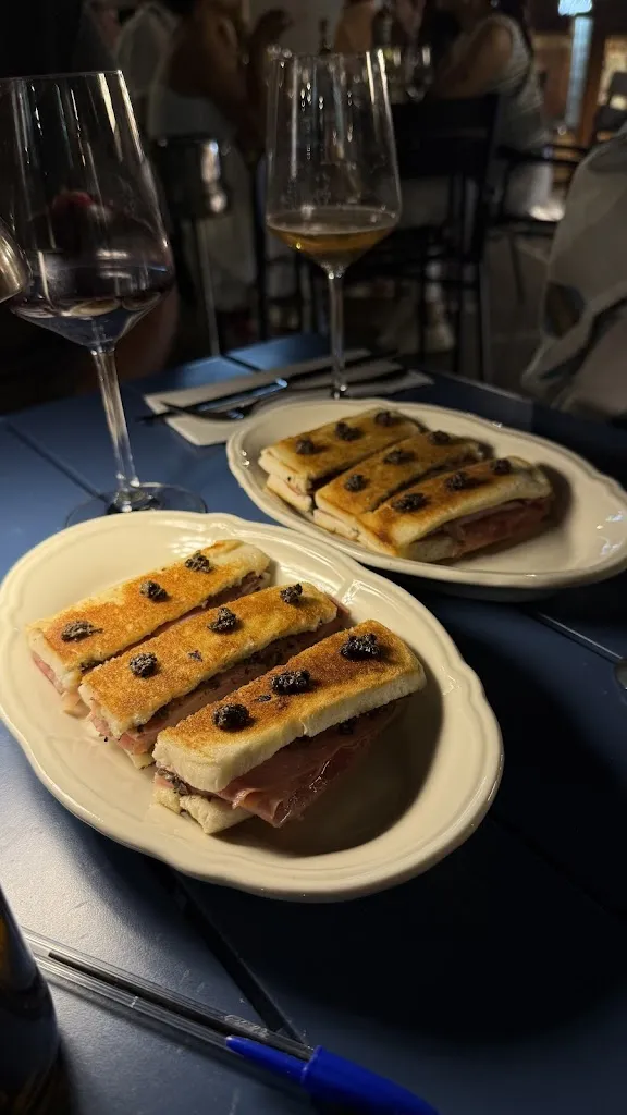 carmen martin_Mira Miranda_Mira_review