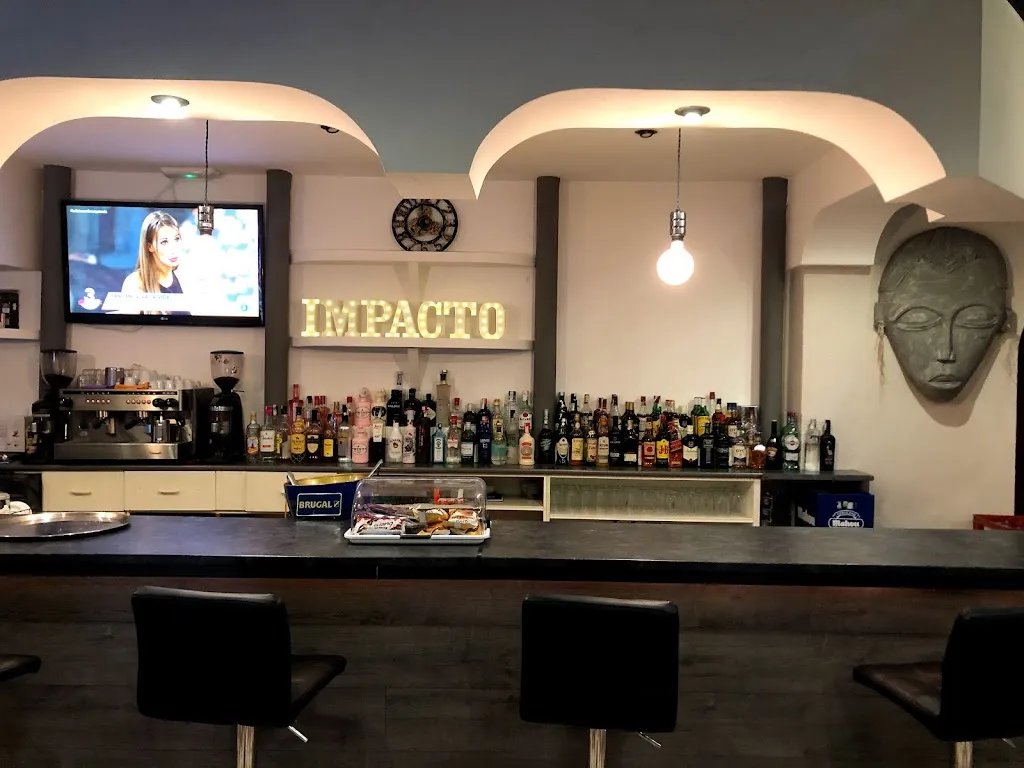 IMPACTO restaurant in Montalbo