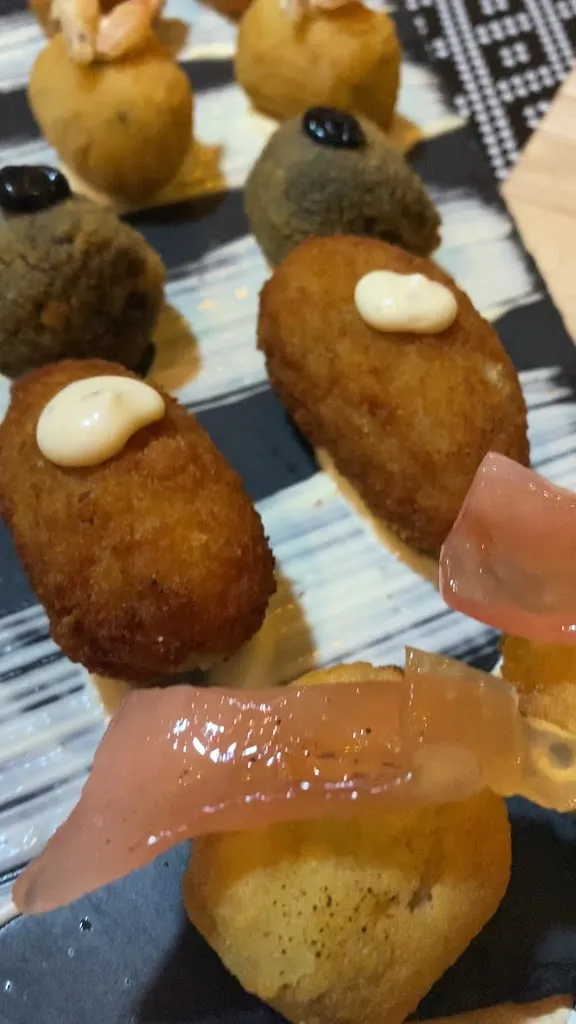 CAN TABARES TAPERIA RESTAURANT_Lagunaseca_slider_image_2