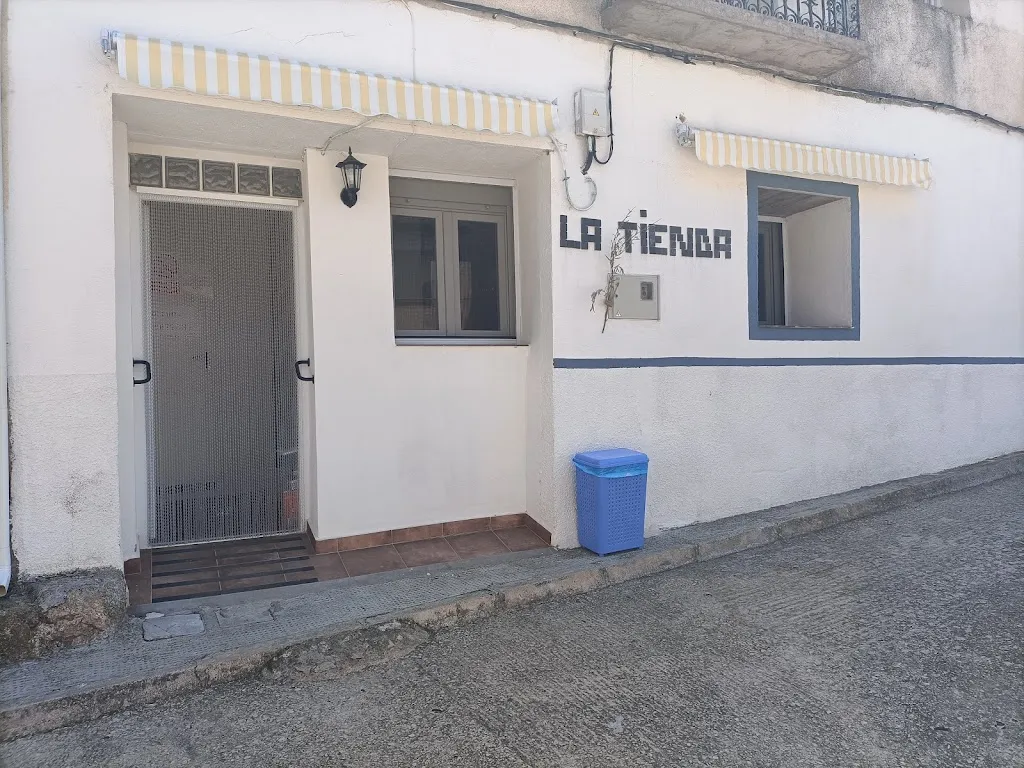 La tienda del pueblo_Pajaroncillo_slider_image_1