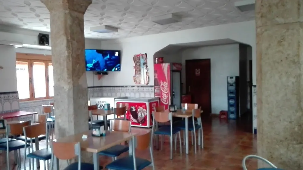 Bar La Plaza restaurant in Osa de la Vega