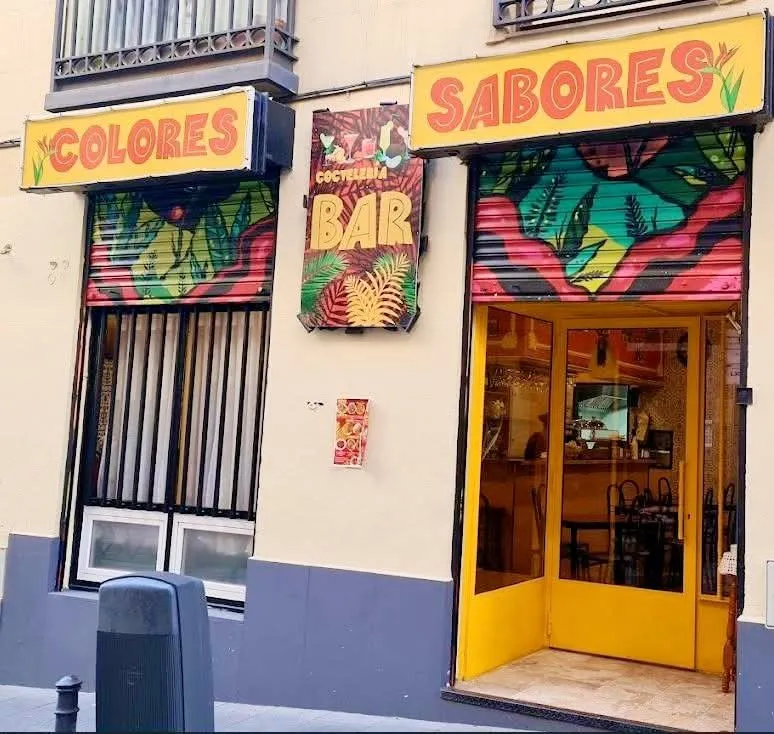 Bar Colores Comida Senegal restaurant in Paredes