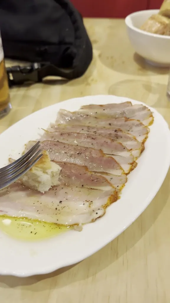 Alvaro Nanton_Bar La Miguelusa_Paredes_review