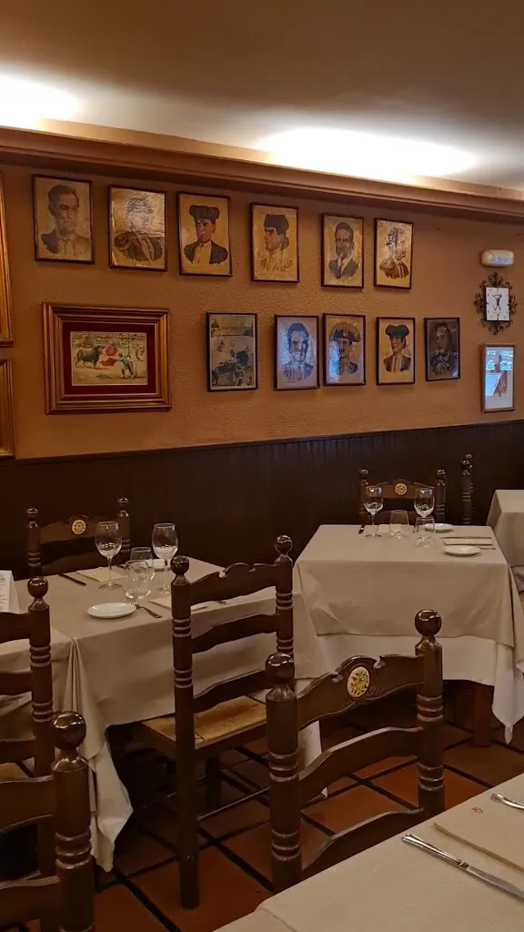 Taberna Antonio Sánchez - 1787 - La Taberna más antigua de Madrid_Paredes_slider_image_1