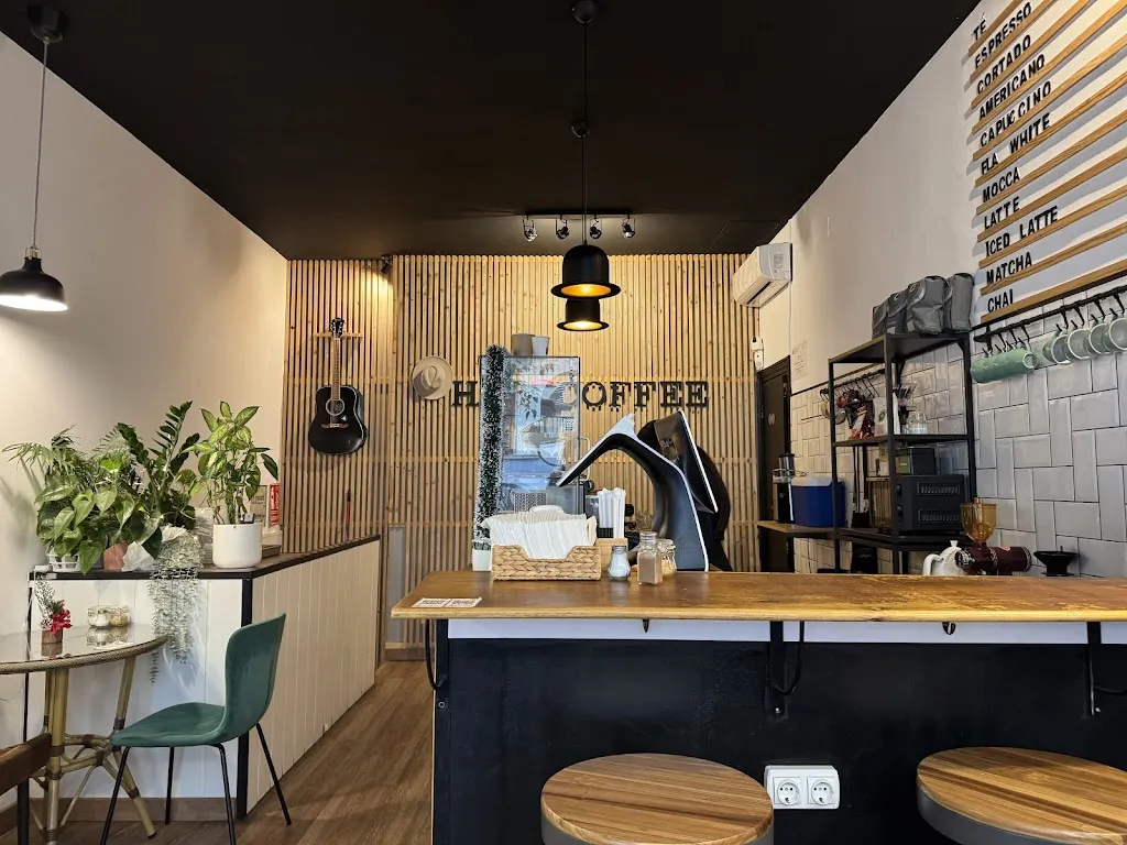 Amalia Ortiz_HAT COFFEE - Speciality Coffee_Paredes_recensione