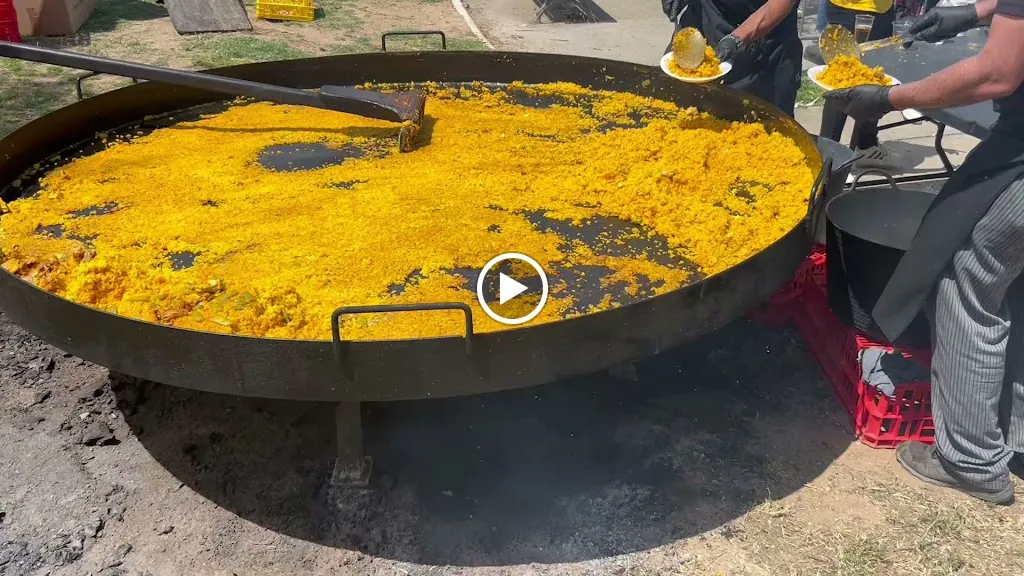 Paellas Gigantes a la Brasa restaurant in Motilla del Palancar