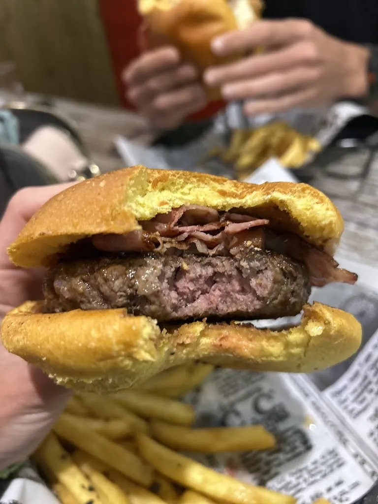 Raul VM_London Café_Motilla del Palancar_review