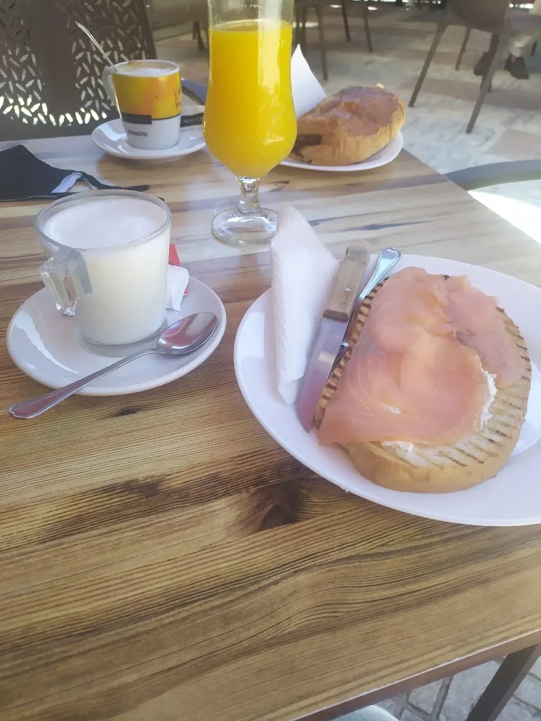 lorena buendia_Pub Aguardas New_Motilla del Palancar_review