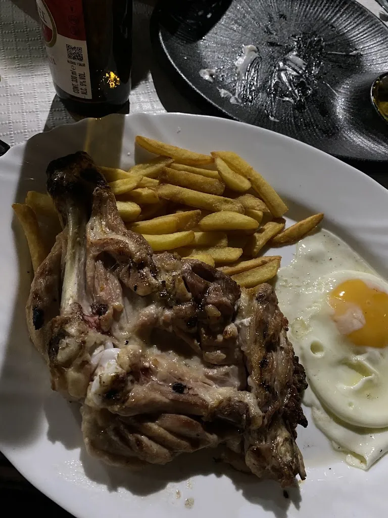 LA RIVERA EL PICAZO restaurant in Picazo El