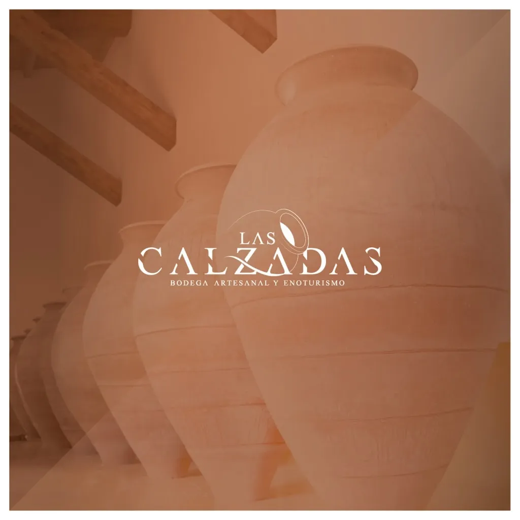 Bodega Asador Las Calzadas. Enoturismo - Vinos Tinácula restaurant in Pozoamargo