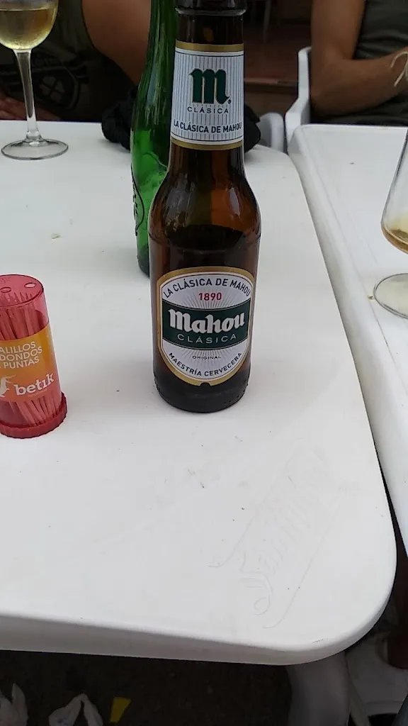 javier Escudero_Bar Botón._Pedroñeras Las_review