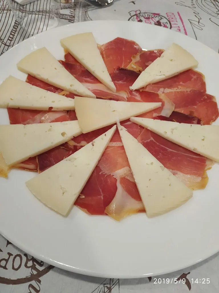 Menu_CAFÉ & MÁS._Pedroñeras Las_image_7