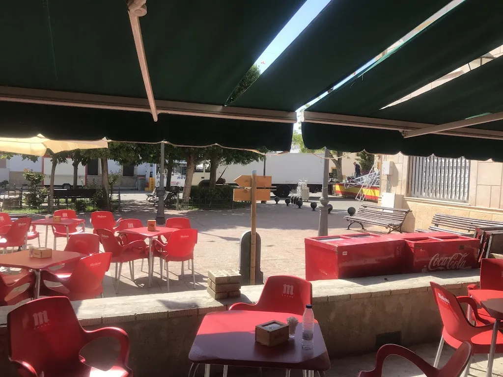 Café Bar Larry restaurant in Pozorrubio