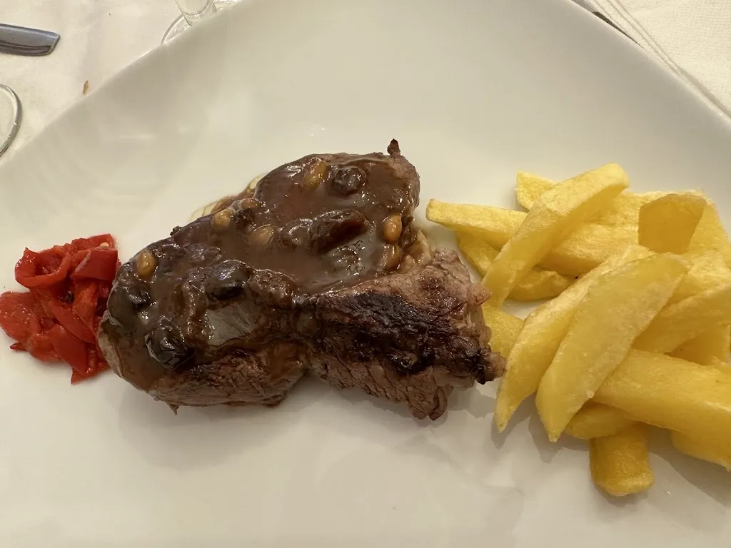 Hostal Restaurante Los Claveles_Priego_slider_image_2