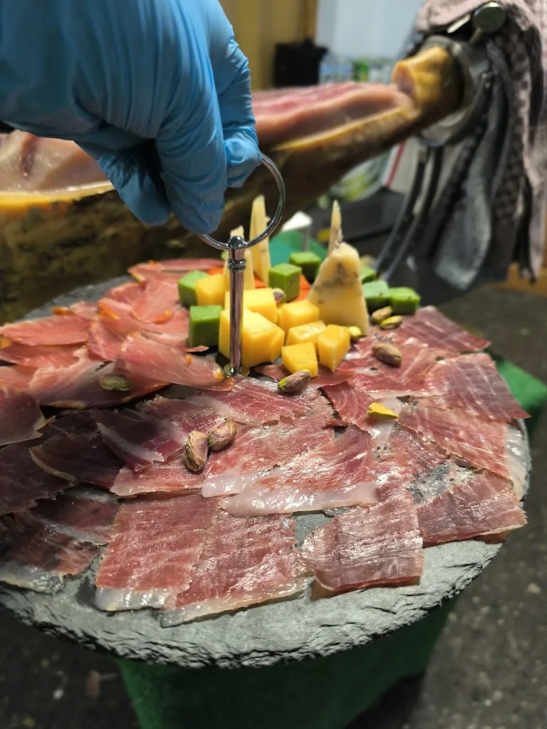 El Jardín de Vianos restaurant in Vianos