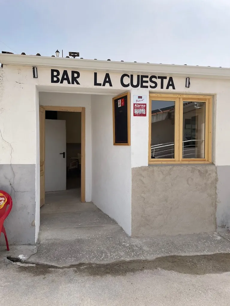 Bar La Cuesta restaurant in Saceda-Trasierra