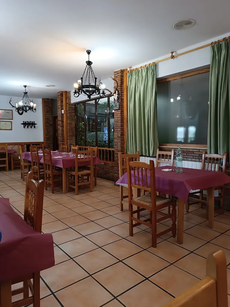 Hermanos Soriano Restaurante_Salvacañete_slider_image_1