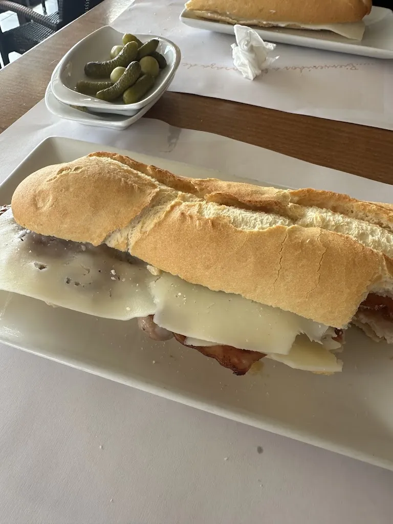 Alejandro PR_La Terraza de Garrido_Salvacañete_review