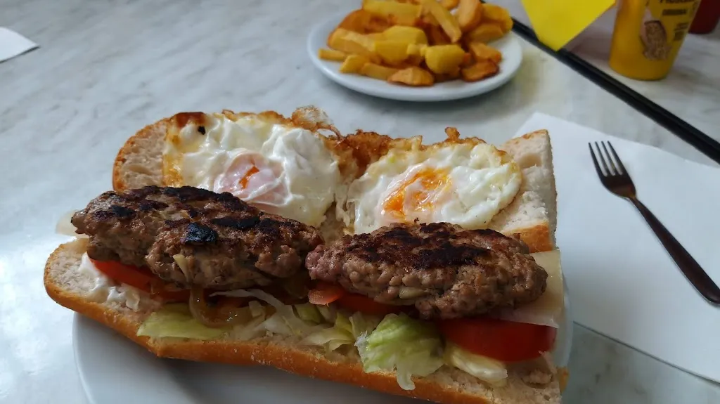 Albergo ristorante La Loggia_San Benedetto Val di Sambro_slider_image_1