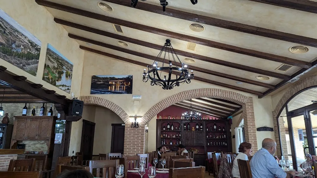 El Jardin del Olivo restaurant in Valdeganga