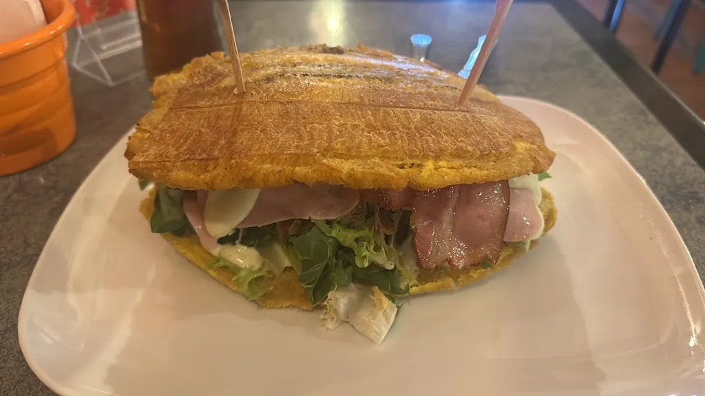 Juan Andrés Ruíz Gómez_La Maraka_Paracuellos_review