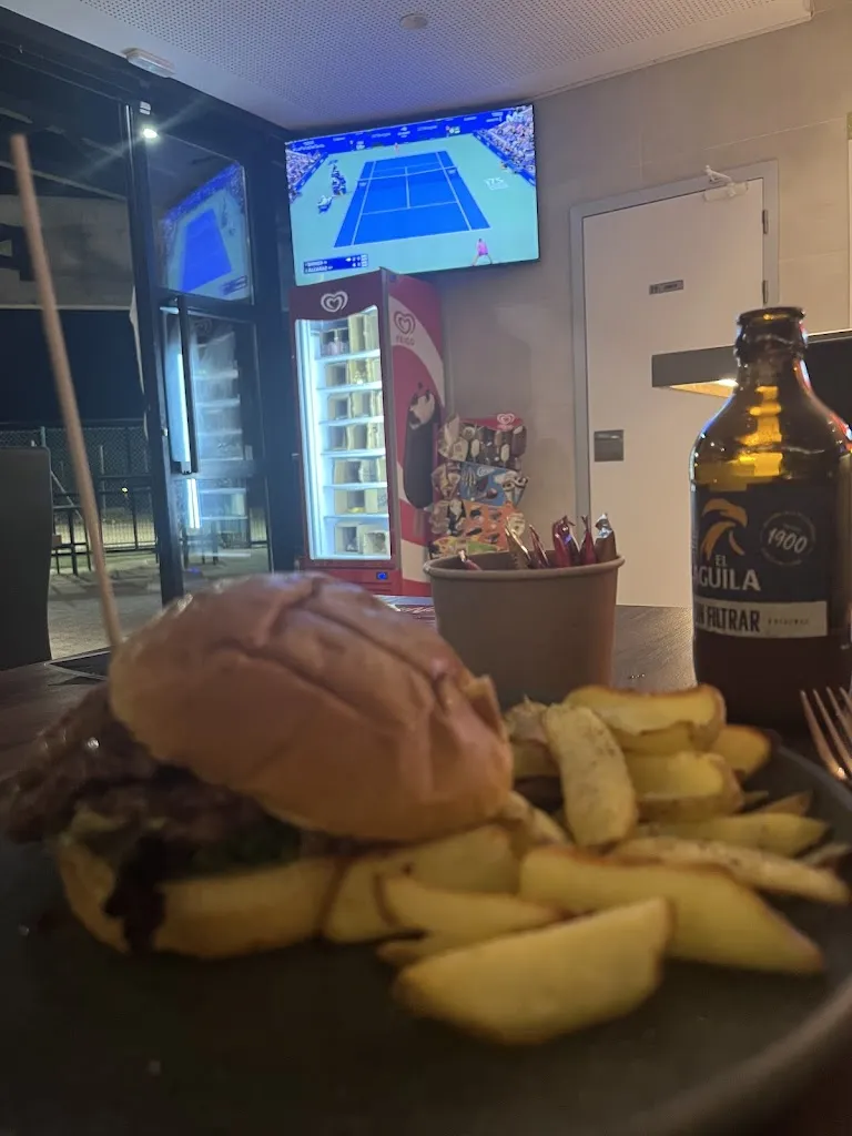 José M Flores_StopNeckS_Paracuellos_review