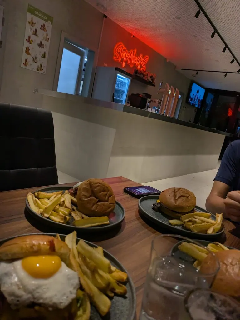 StopNeckS_Paracuellos_slider_image_2