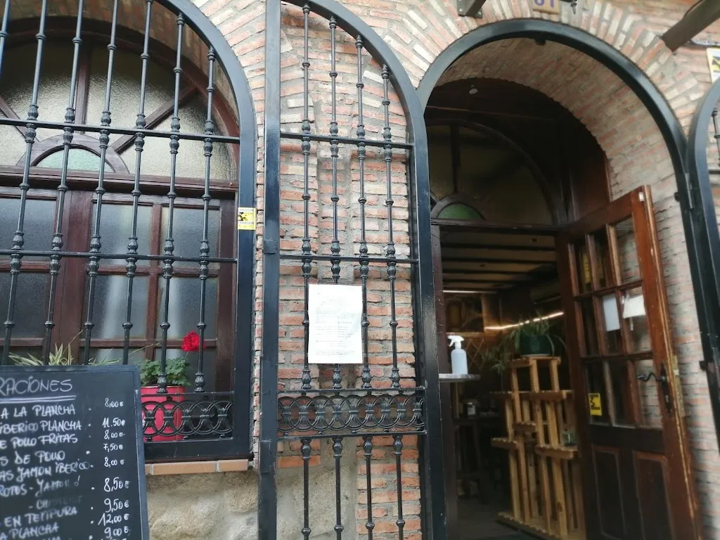 GEMA ALVAREZ_ROSYFER_Paracuellos_review