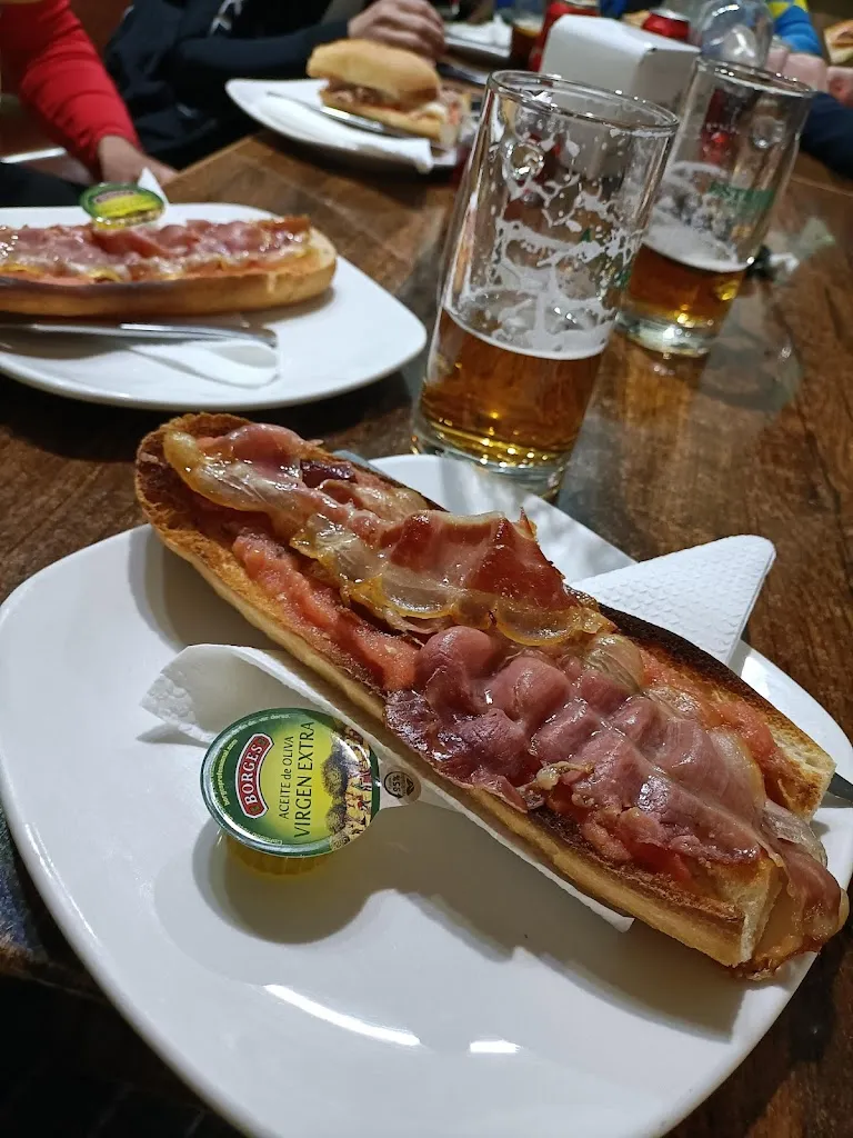 Cervecería El Pozo Café-Bar_Valdeganga_slider_image_3