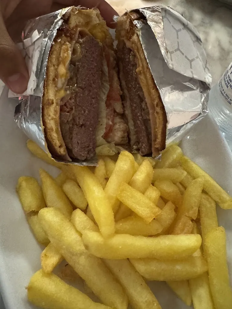 Miguel Alejandro Rujano_Jr Dugout Café_Paracuellos_avis