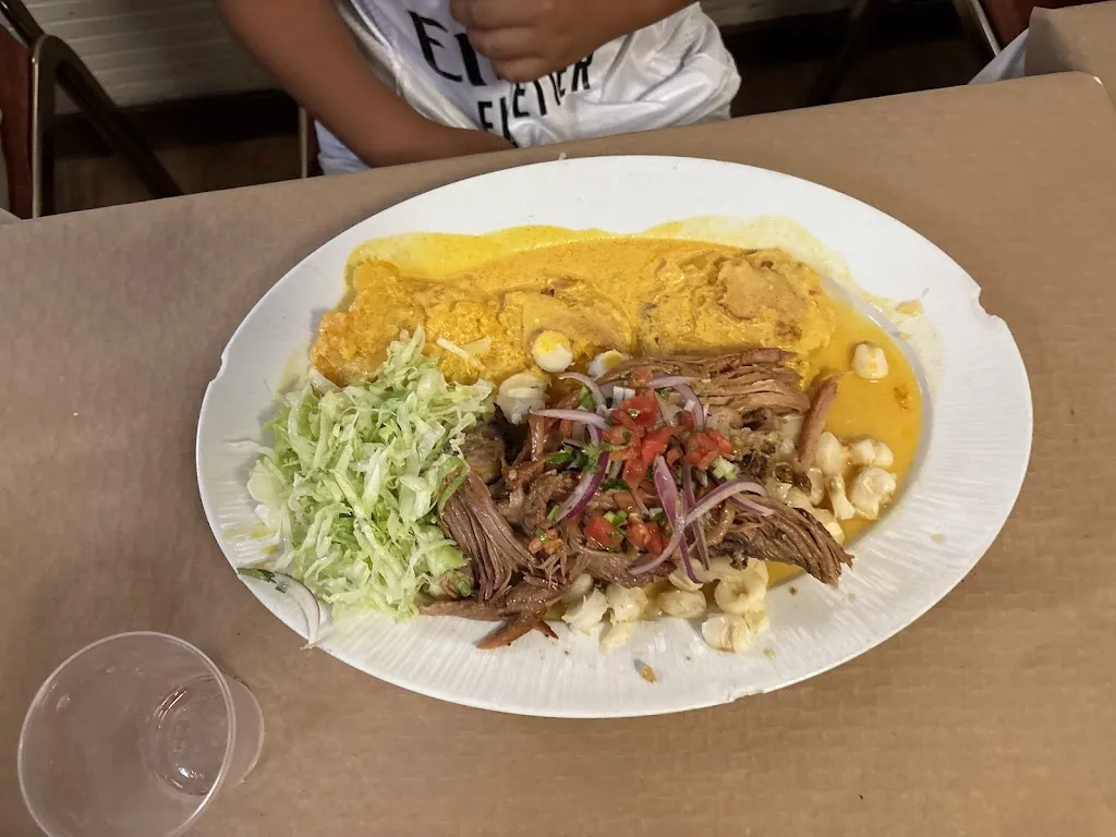 Mayra Arias_Parrilladas Patolín_Paracuellos_review