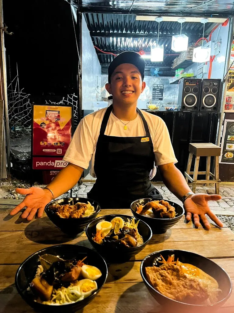 Outcasts FoodHub_Minglanilla_slider_image_3