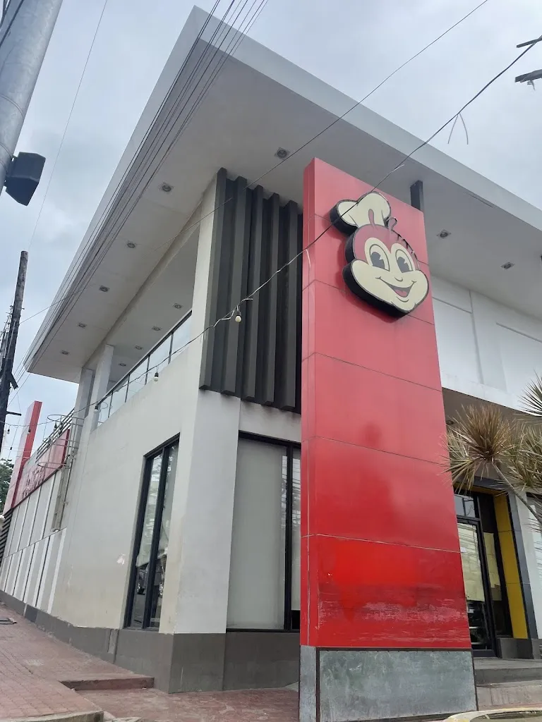 Jollibee_Minglanilla_slider_image_2