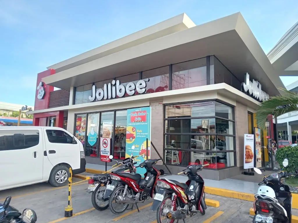 Jollibee_Minglanilla_slider_image_1