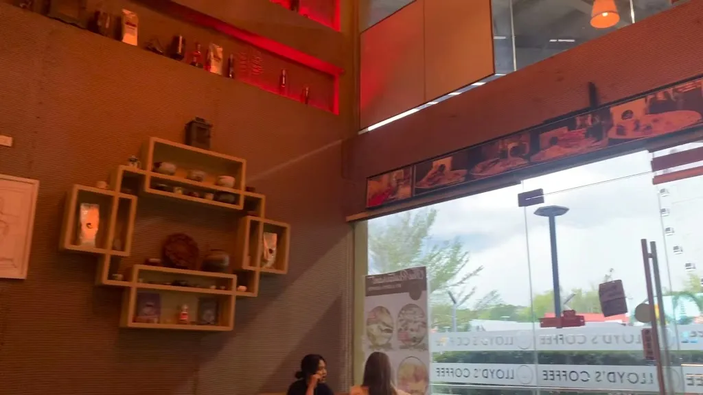 Lloyd's Coffee_Minglanilla_slider_image_2